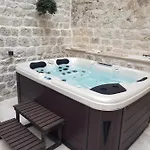 Bed and breakfast Kudelik - Stone Story