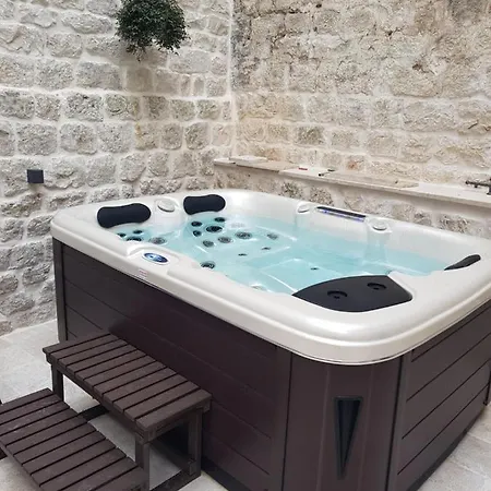 Bed & Breakfast Kudelik - Stone Story