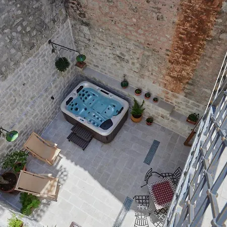 Bed & Breakfast Kudelik - Stone Story