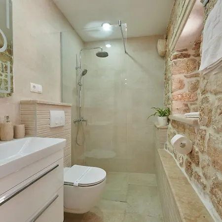 Couette-café Kudelik - Stone Story 4*