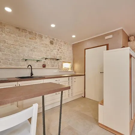 Bed & Breakfast Kudelik - Stone Story Trogir