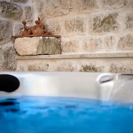 Kudelik - Stone Story Couette-café 4*