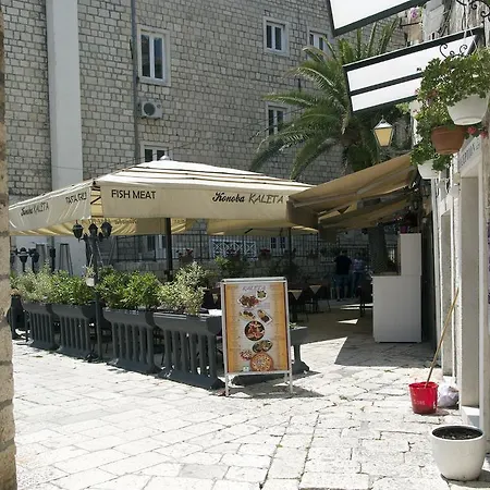 Kudelik - Stone Story 住宿加早餐酒店 特罗吉尔