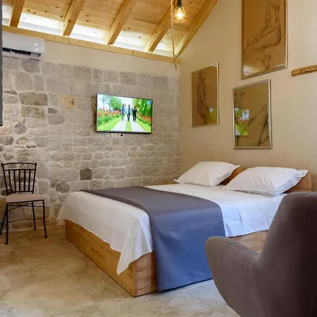 Bed & Breakfast Kudelik - Stone Story 4*