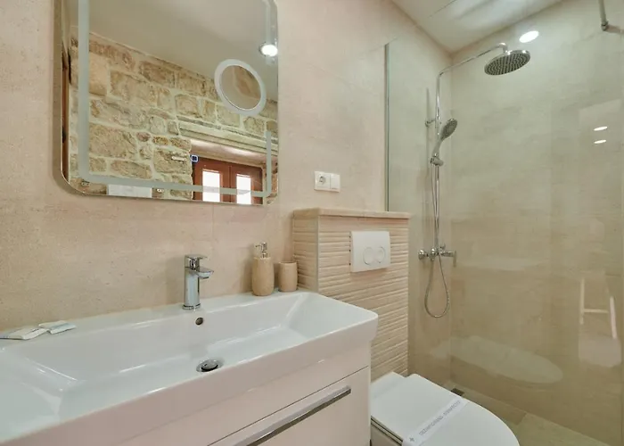 Bed & Breakfast Kudelik - Stone Story