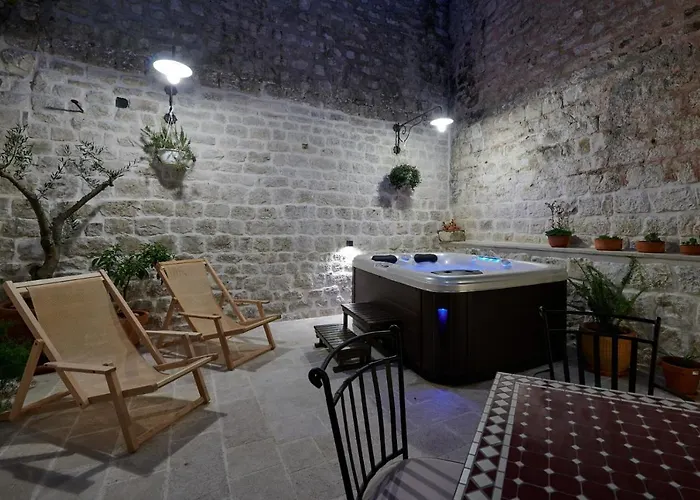 Kudelik - Stone Story Panzió Trogir