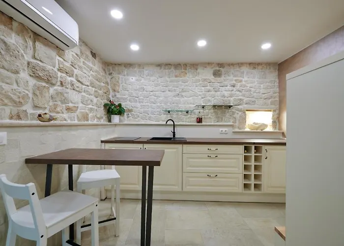 Kudelik - Stone Story Bed & Breakfast 4*