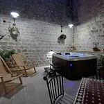 Kudelik - Stone Story Bed and Breakfast Τρογκίρ