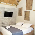 Bed and Breakfast Kudelik - Stone Story 4*