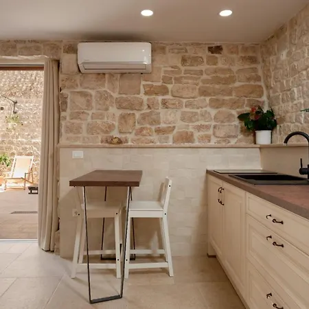 Villa Kudelik - Stone Story krevet i doručak 4*