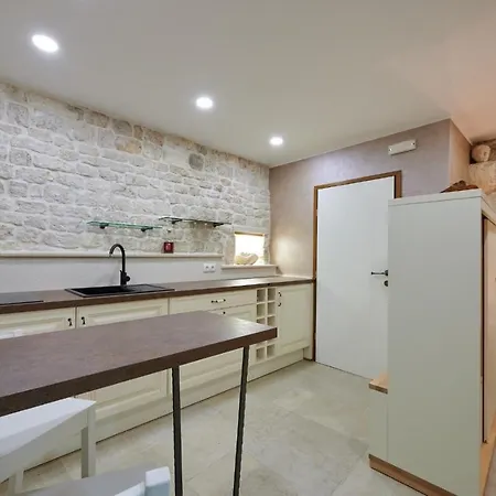 Kudelik - Stone Story Bed and breakfast