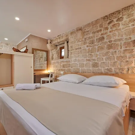 Kudelik - Stone Story Bed and breakfast Trogir