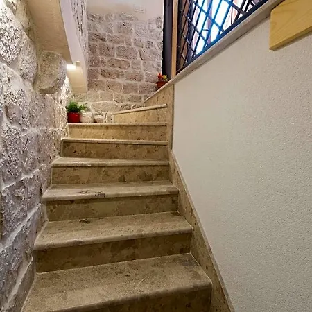 Kudelik - Stone Story Bed and breakfast Trogir