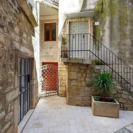 Bed and breakfast Kudelik - Stone Story 4*