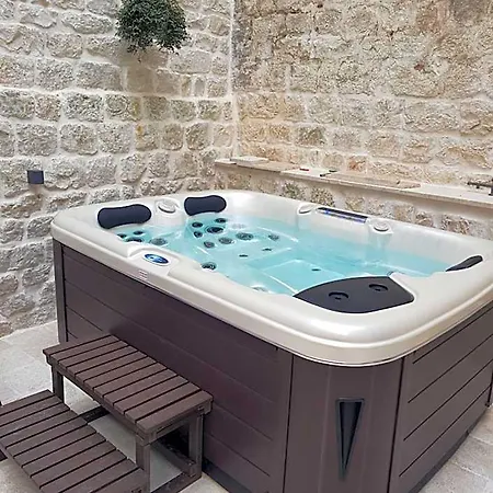 Bed and breakfast Kudelik - Stone Story