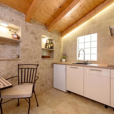 Kudelik - Stone Story 4* Trogir