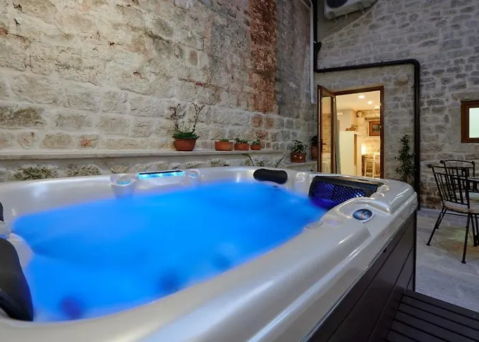 Kudelik - Stone Story Τρογκίρ