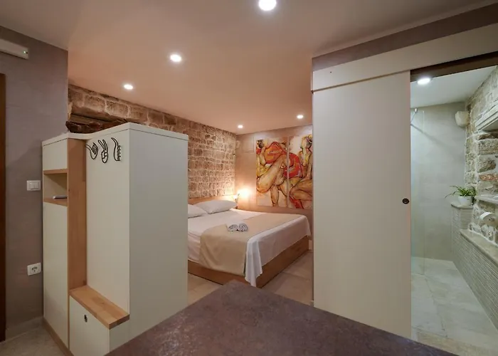 Kudelik - Stone Story Τρογκίρ