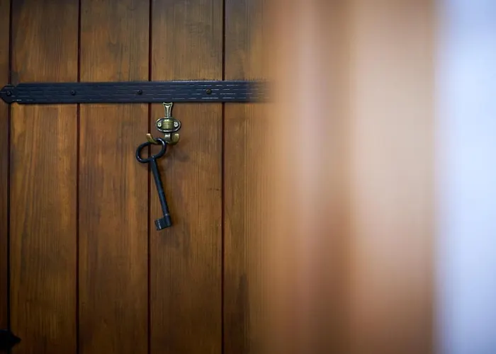 Kudelik - Stone Story Bed and Breakfast Τρογκίρ