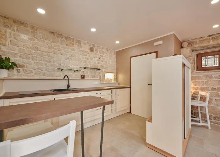 Bed and Breakfast Kudelik - Stone Story Τρογκίρ