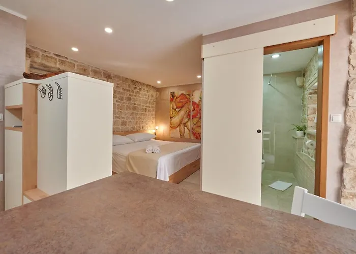 Kudelik - Stone Story Bed and Breakfast