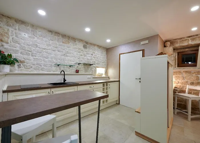 Kudelik - Stone Story Bed and Breakfast