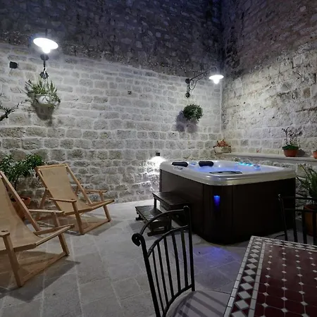 Kudelik - Stone Story Bed & Breakfast Traù