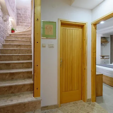 Kudelik - Stone Story Bed & Breakfast