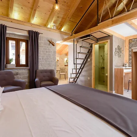 Kudelik - Stone Story Bed & Breakfast Traù